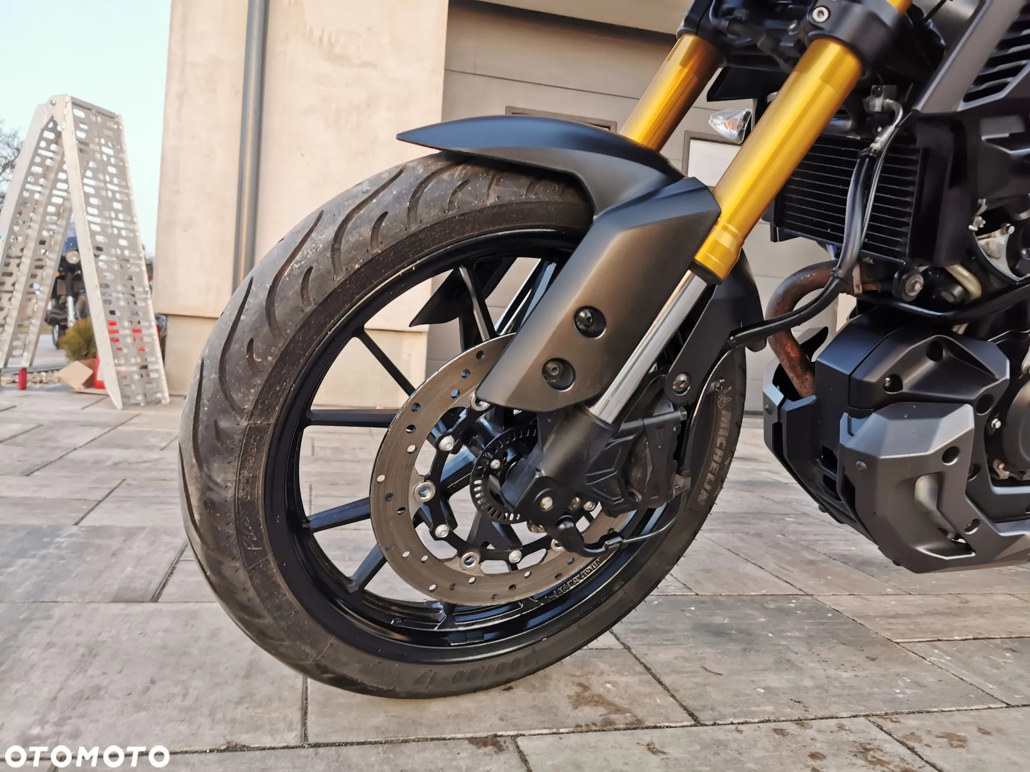 Yamaha MT - 12