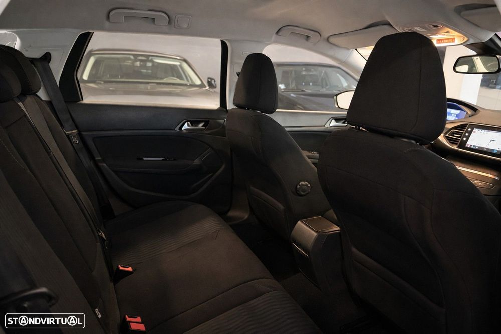 Peugeot 308 SW 1.5 BlueHDi Allure EAT8 - 4