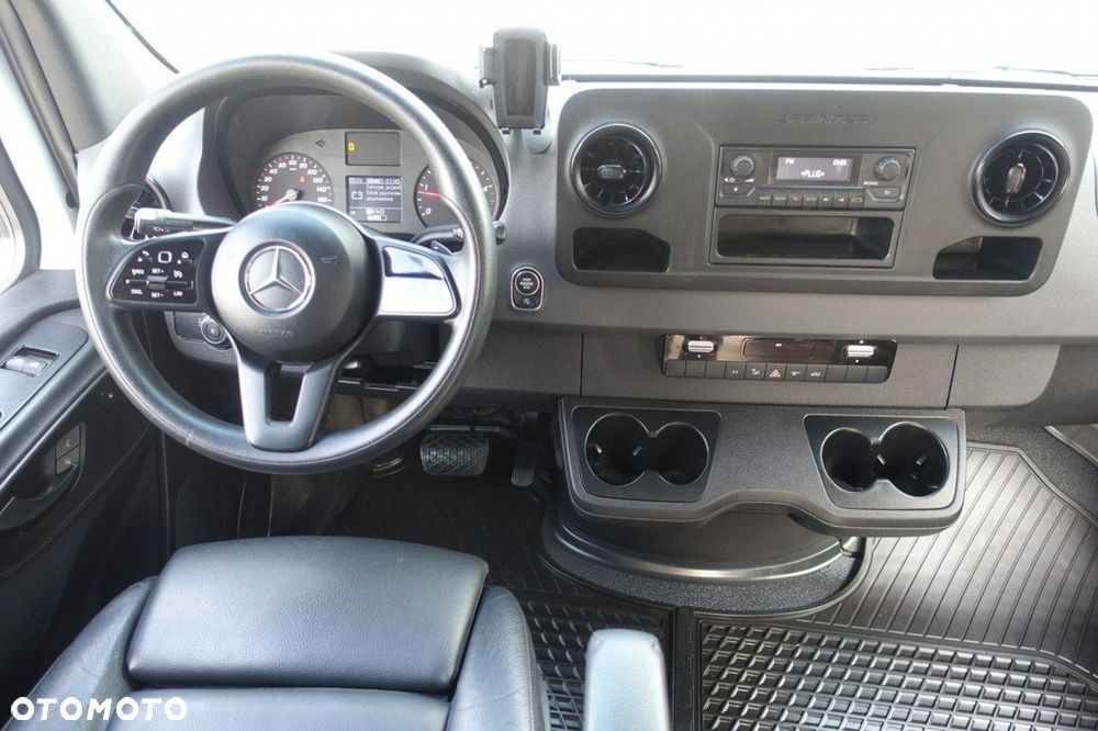 Mercedes-Benz Sprinter - 21