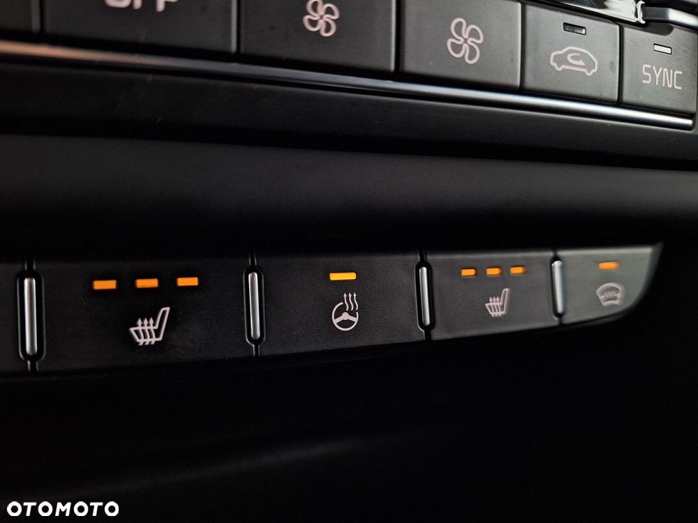 Kia Ceed 1.4 T-GDI L Business Line Plus DCT - 22