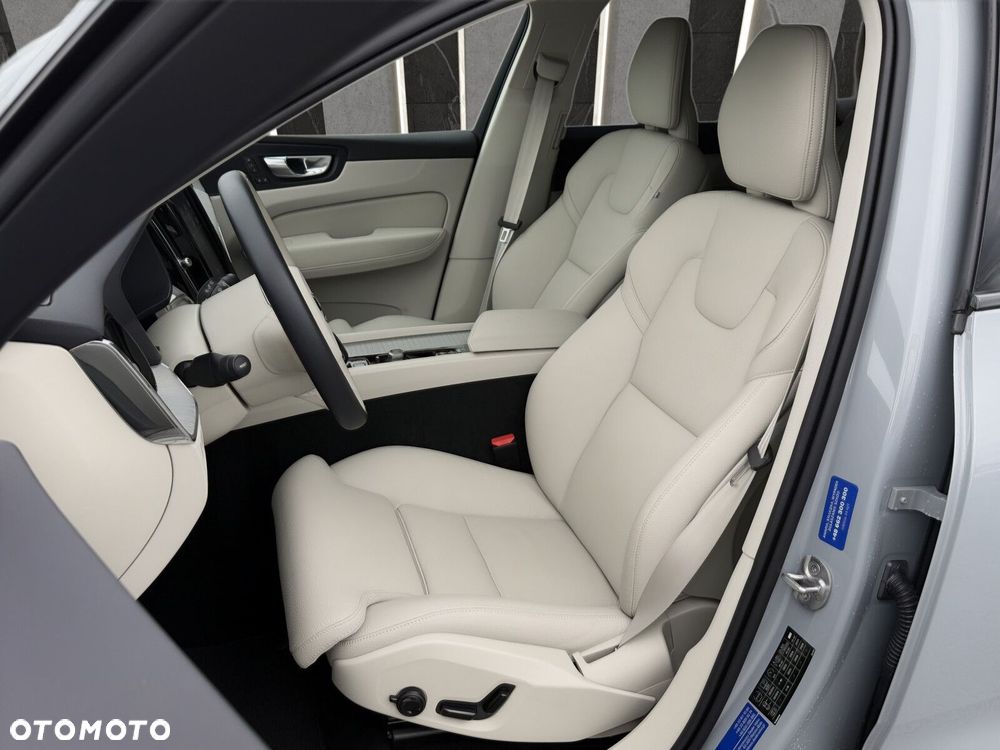 Volvo XC 60 B4 D Plus Dark - 13