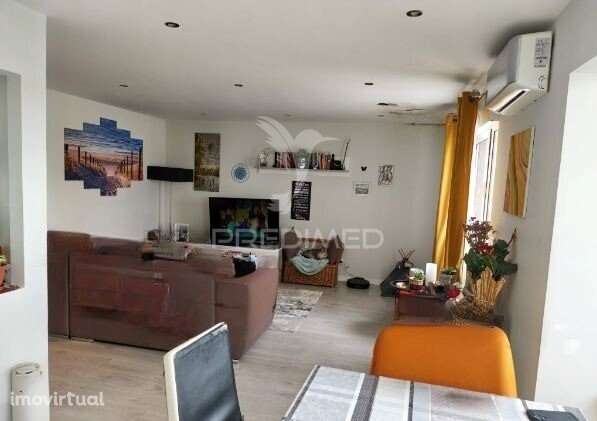 Apartamento T2 Laranjeiro com arrecadação - Grande imagem: 2/19