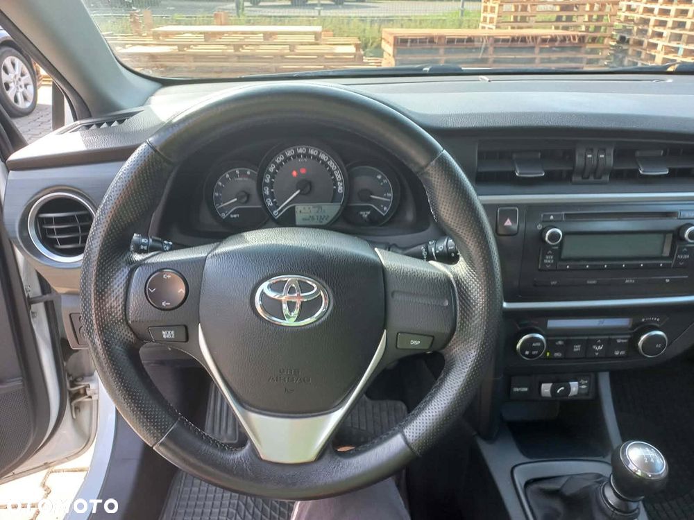 Toyota Auris 1.4 D-4D Active - 12