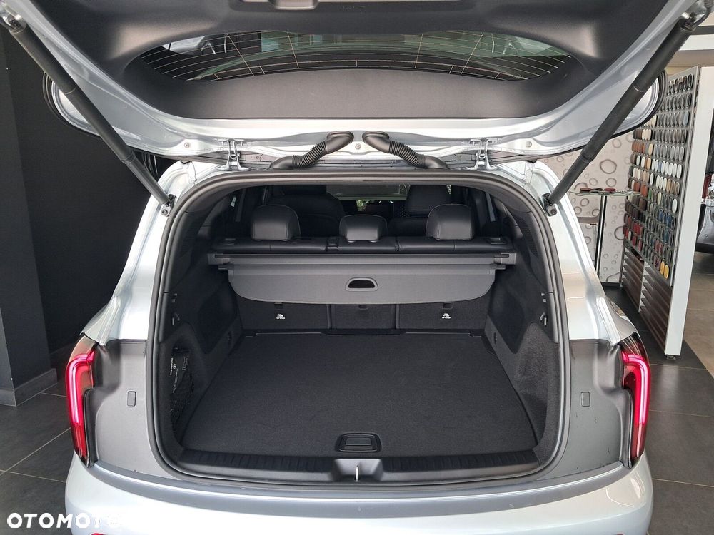 Mercedes-Benz GLB - 18