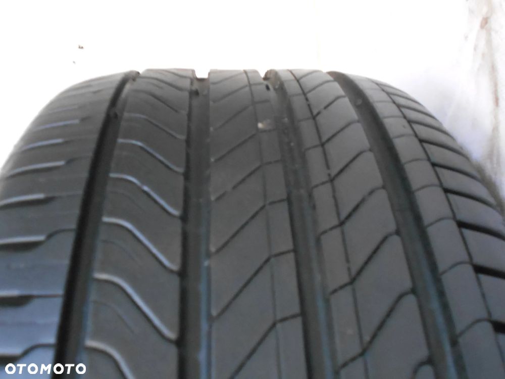 OPONA POJEDYNKA 215/50R17 CONTINENTAL ULTRACONTACT XL DOT 1623 7.6MM - 2