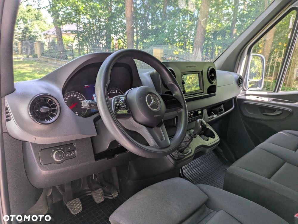 Mercedes-Benz Sprinter - 9