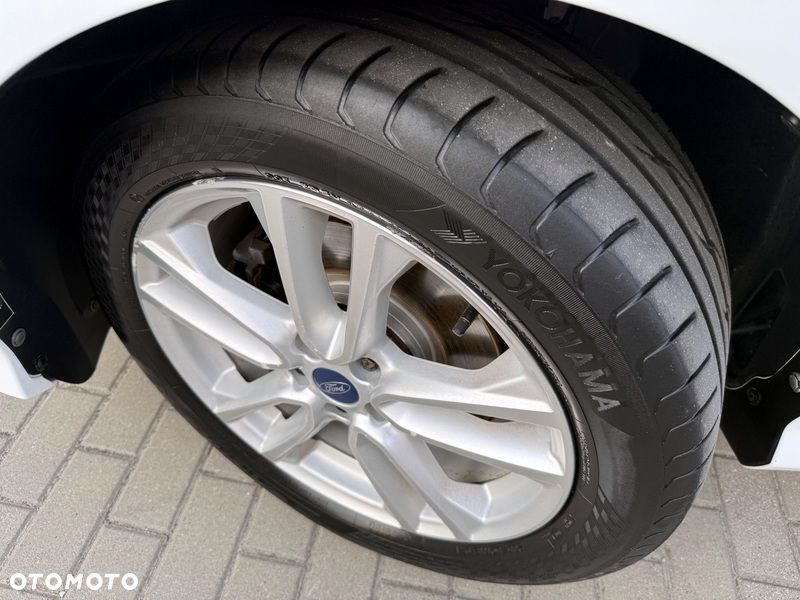 Ford Kuga 2.0 TDCi 2x4 Titanium - 19