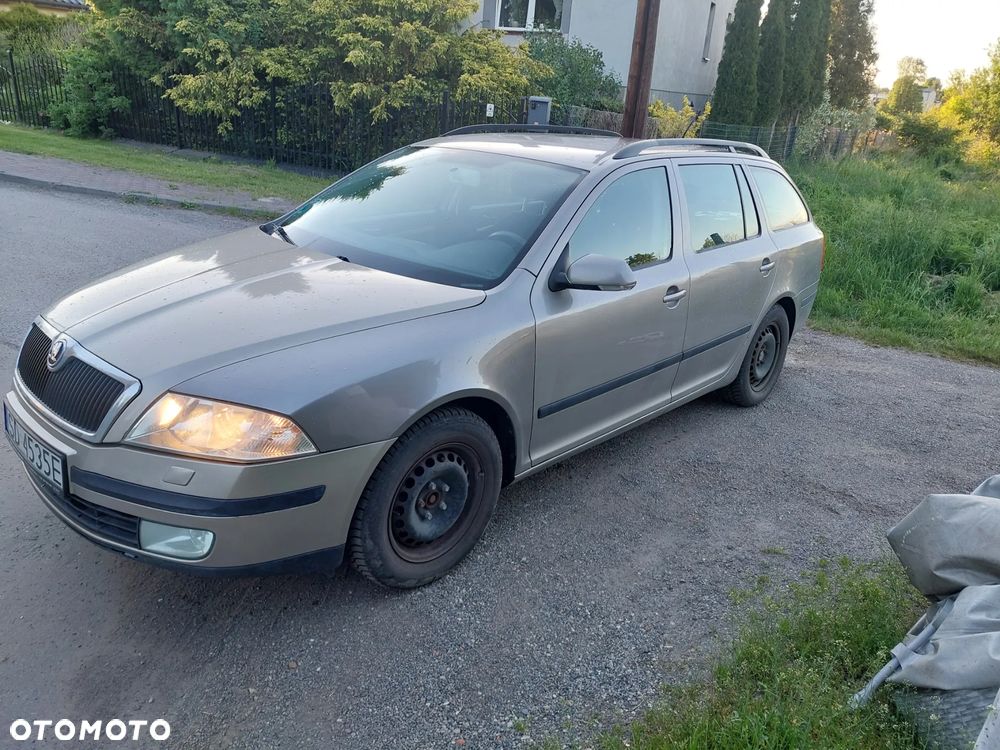 Skoda Octavia 1.6 FSI Ambiente - 3