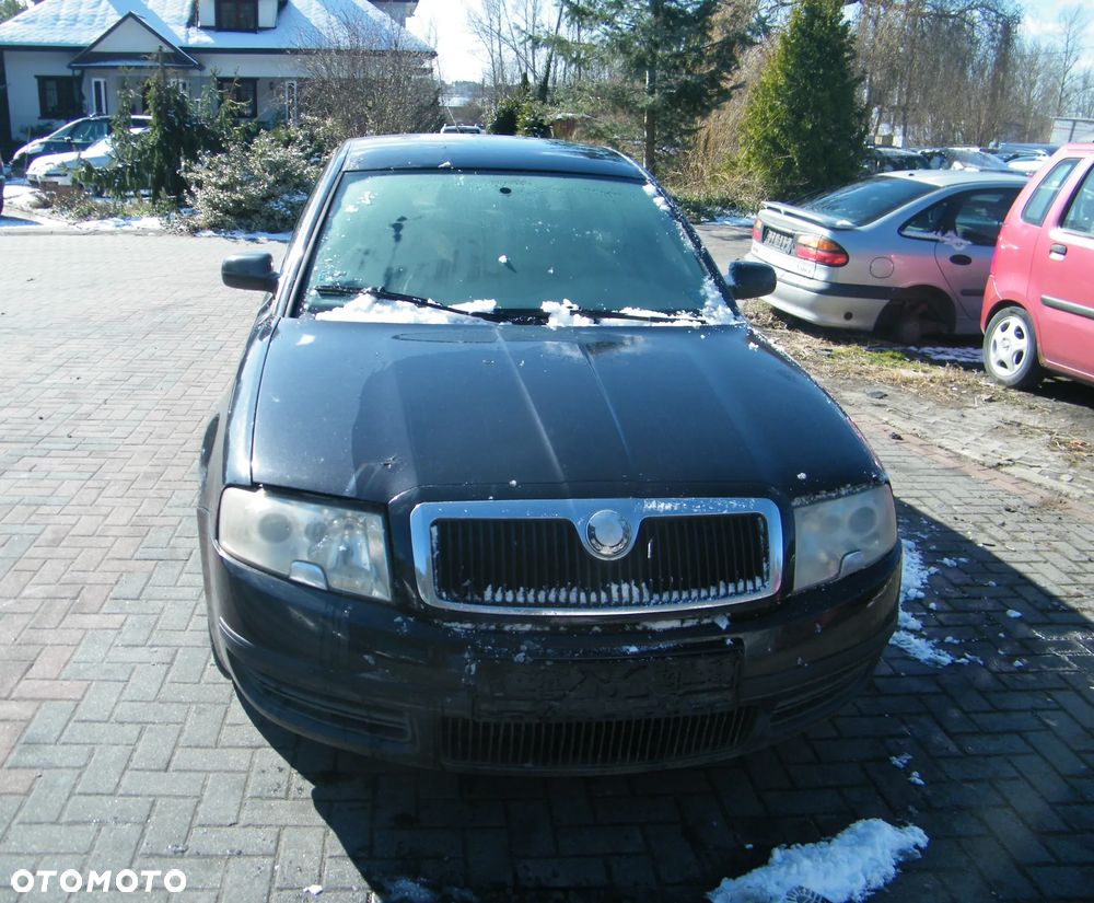 Skoda Superb I (02-05r.) 1.9 TDI 100KM. Silnik AVB Skrzynia EEN lakier LF7R. Cały na części. GWARANCJA !!!  Przód Tył Zestaw Komplet Drzwi Klapa Zderzak Błotnik Maska Grill Atrapa Szyba Pas Lampa Lusterko Boczki Fotel Kanapa Kokpit Deska Rozdzielcza Przełącznik Włącznik Sterownik Przewody Wiązka Instalacja Moduł Komputer Czujnik Listwa Pompa Alternator Wtryski Głowica Rozrusznik Kompresor Sprzęgło Dwumas Silnik Skrzynia ABS Klimatyzacji Paliwa Wspomagania Kolektor Turbina Przepustnica Zawór Chłodnica Koło Hak Belka Sanki Zawieszenie Mcpherson Półoś Amortyzator Wydech Tłumik Zacisk Most - 3