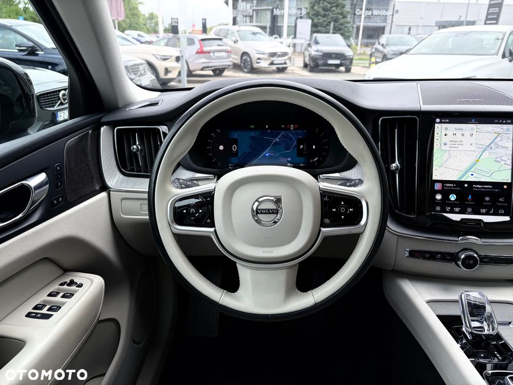 Volvo XC 60 B4 D AWD Plus Dark - 15