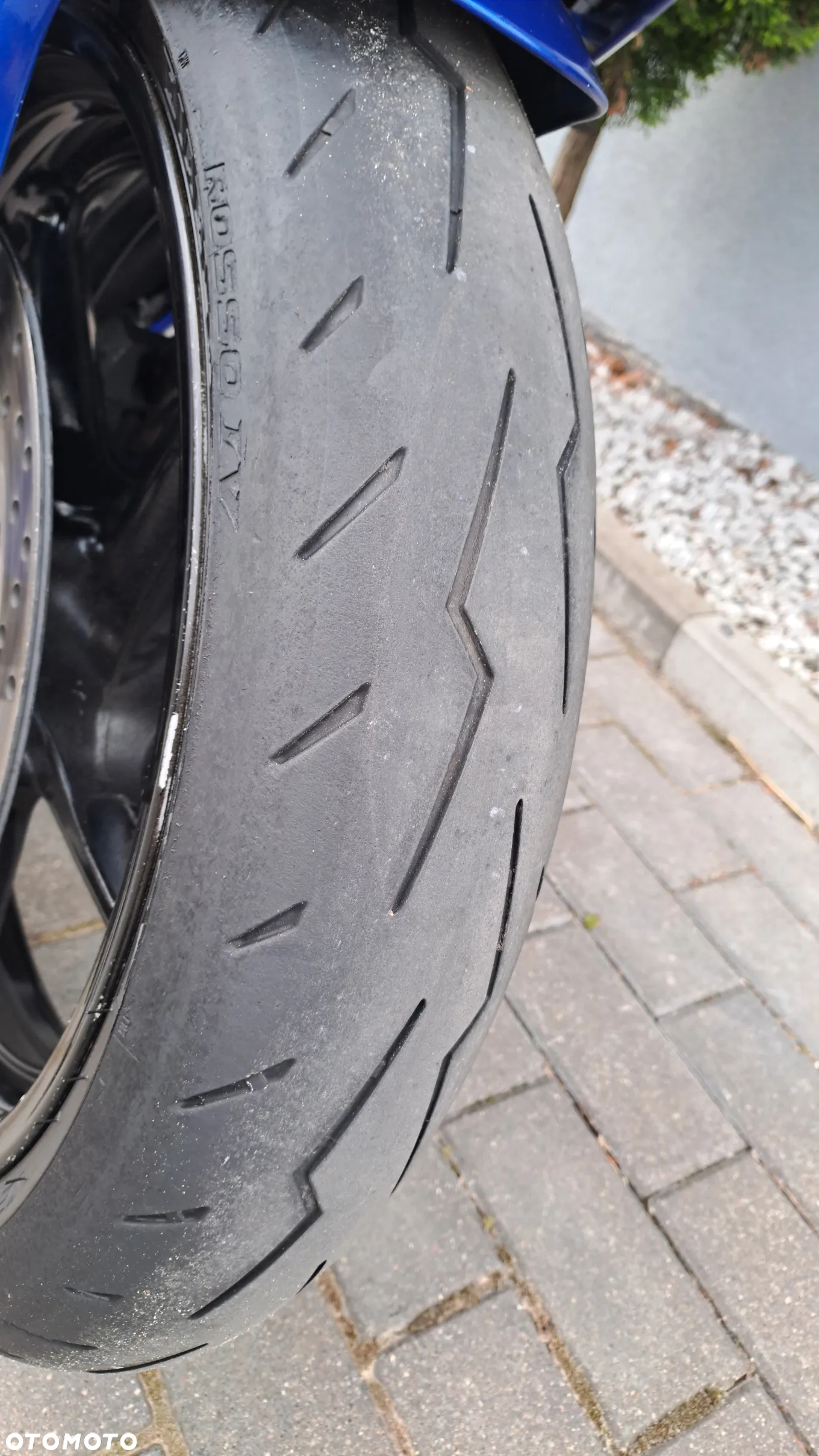 Yamaha R1 - 10
