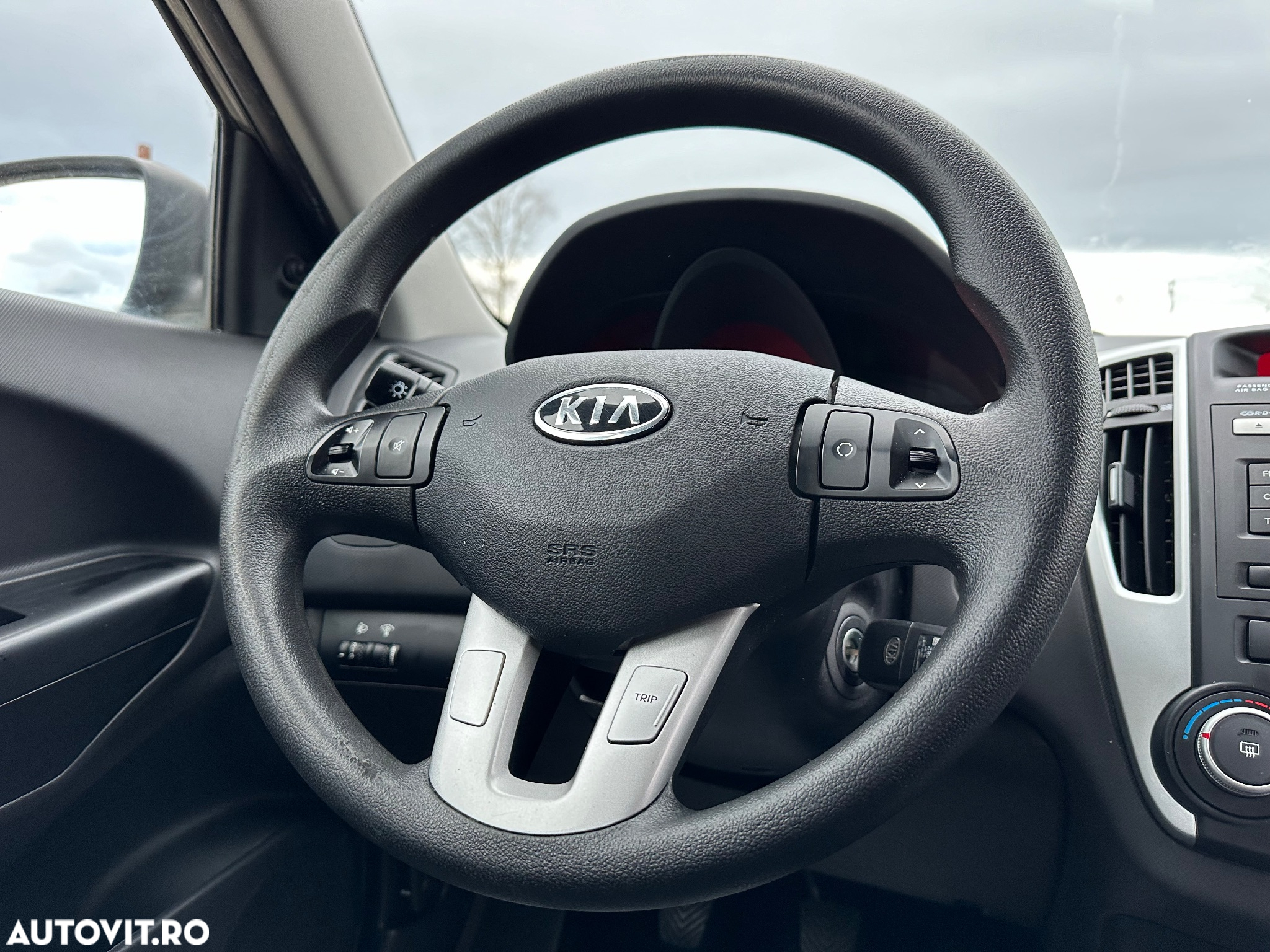Kia Ceed - 10