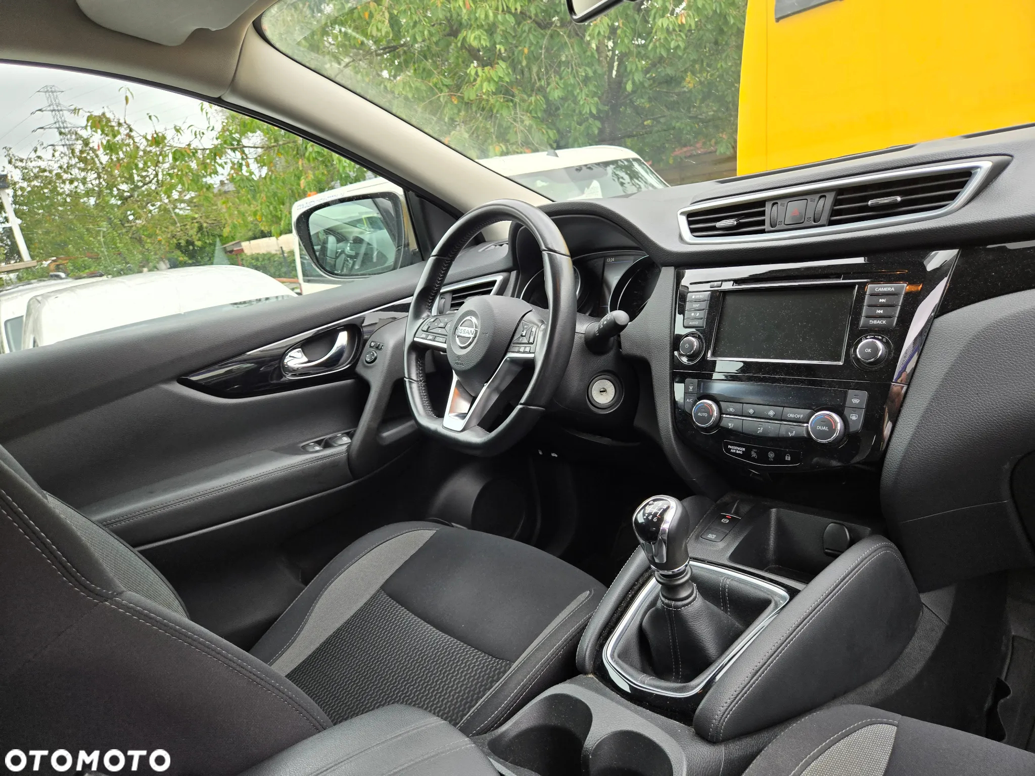 Nissan Qashqai 1.3 DIG-T TEKNA - 4