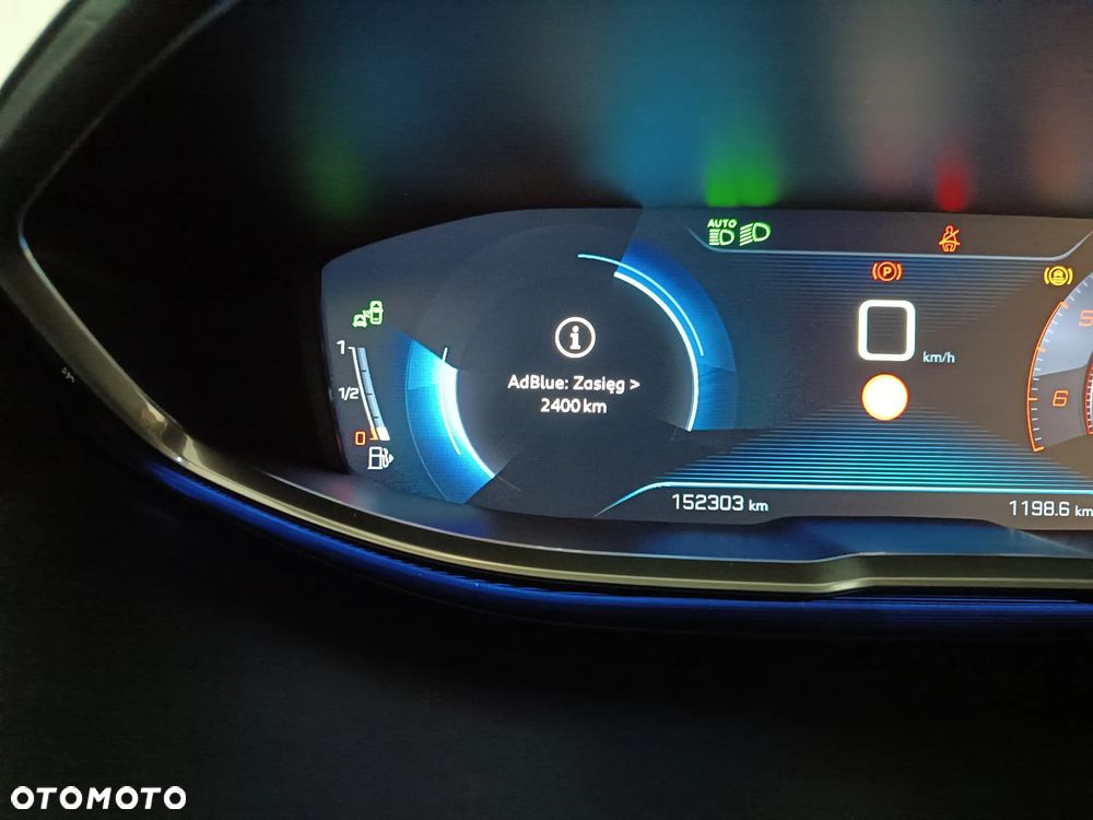 Peugeot 5008 BlueHDI 130 Allure Business-Paket - 38