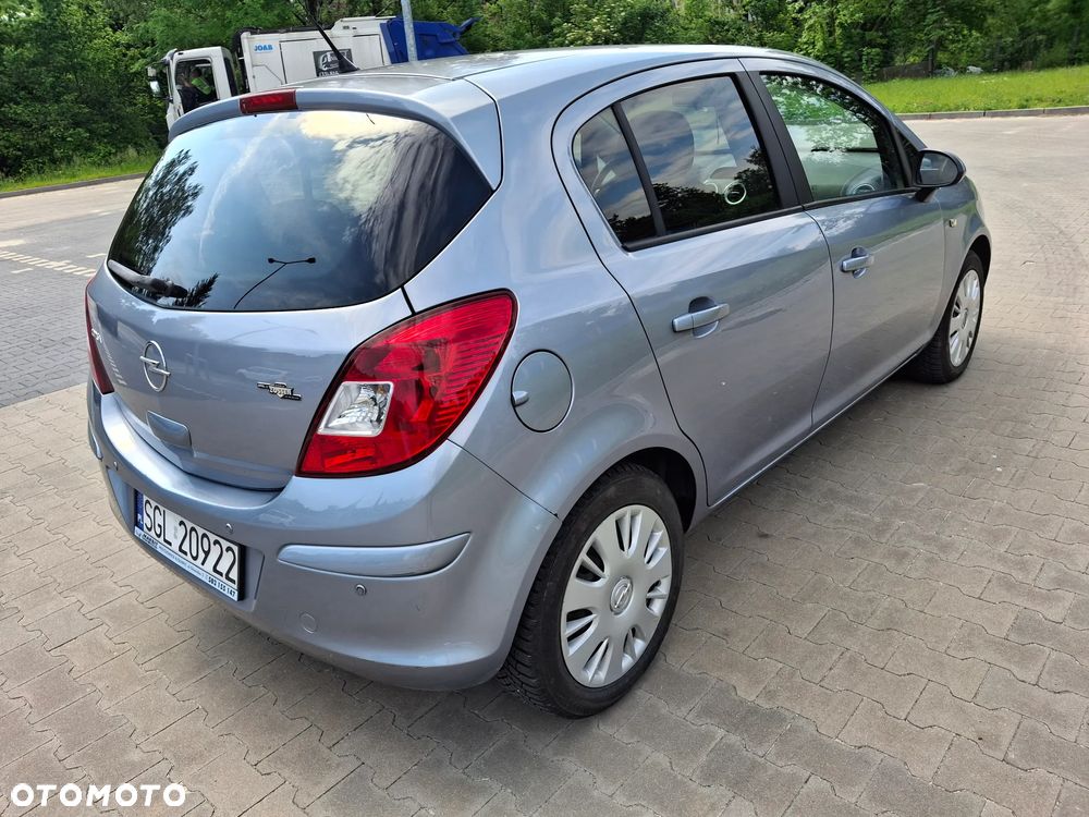 Opel Corsa 1.2 16V Cosmo - 13