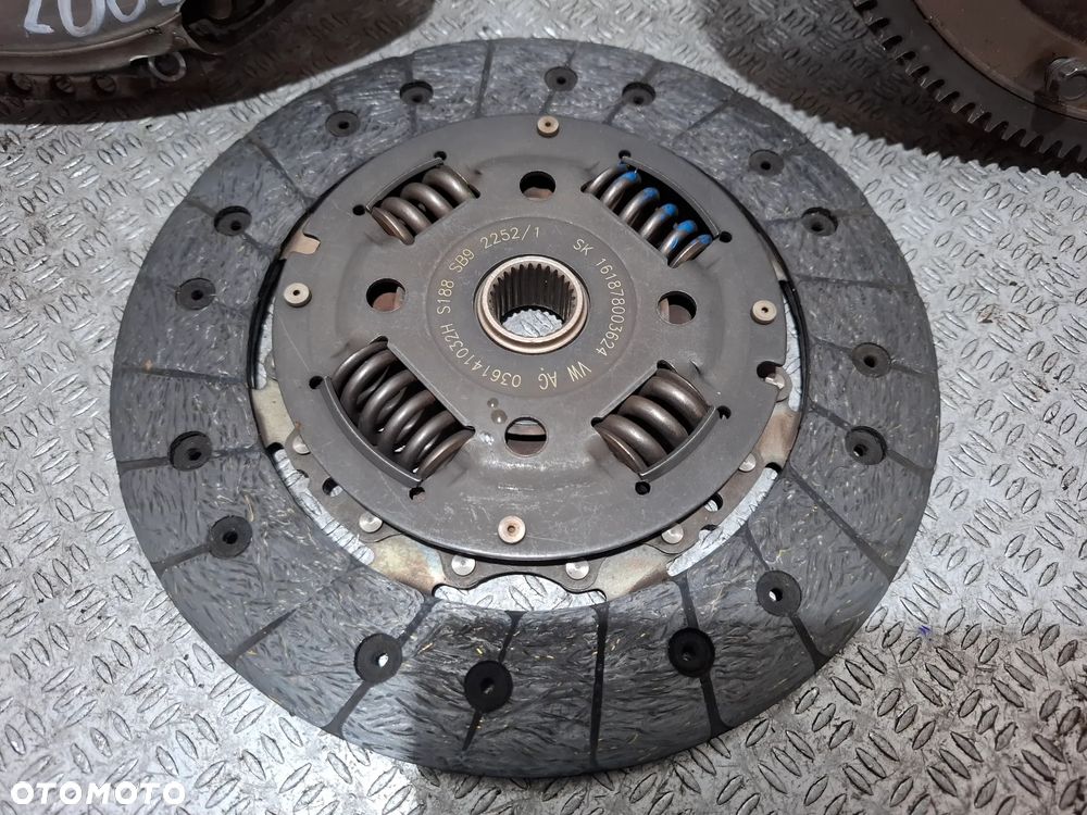 Sprzęgło kompletne Volkswagen Skoda Audi Seat 2012 rok 1,2 tsi nr 03F105273 SACHS - 3