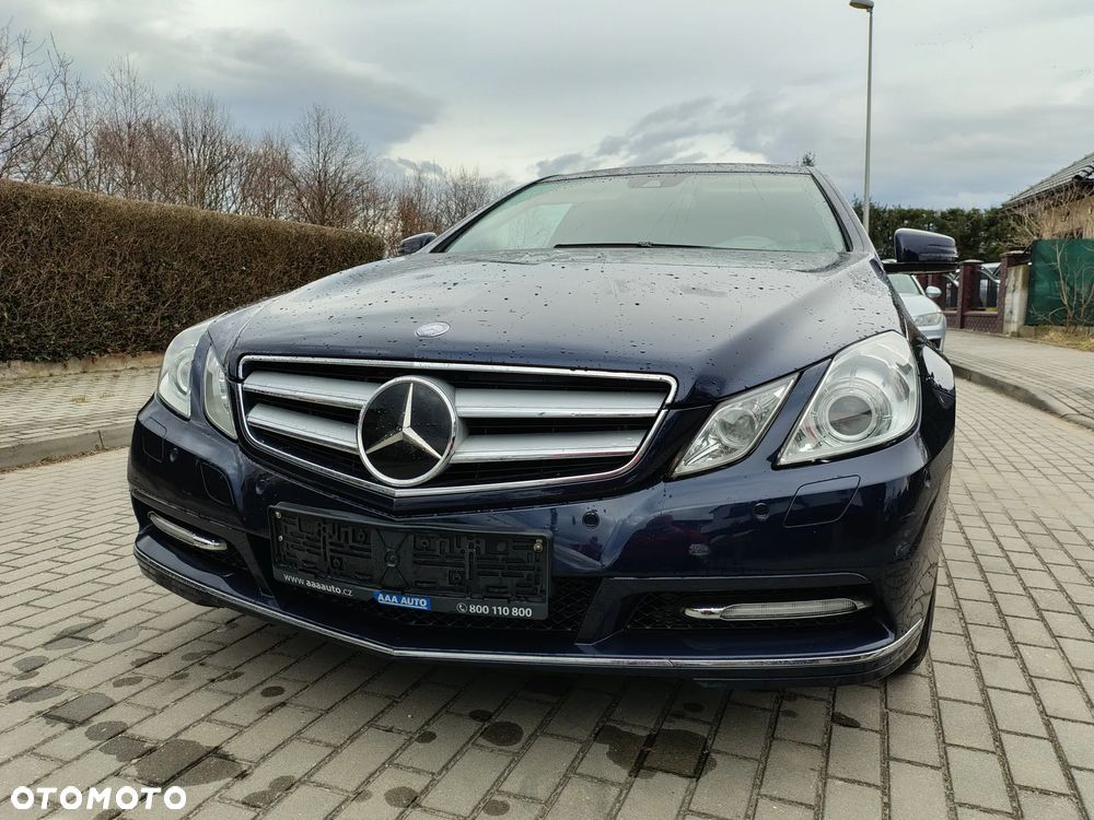 Mercedes-Benz Klasa E 250 CGI Coupe BlueEFFICIENCY Automatik Avantgarde - 2