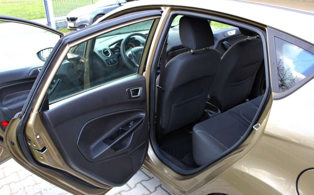 Ford Fiesta - 12