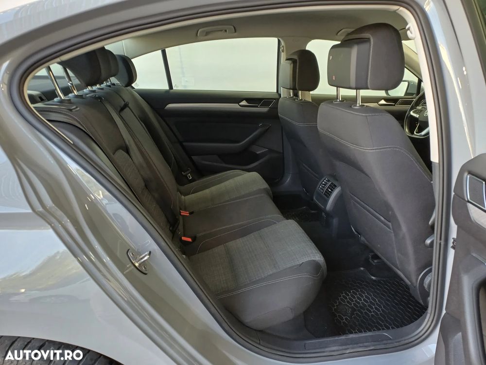 Volkswagen Passat 1.5 TSI ACT DSG Comfortline - 32