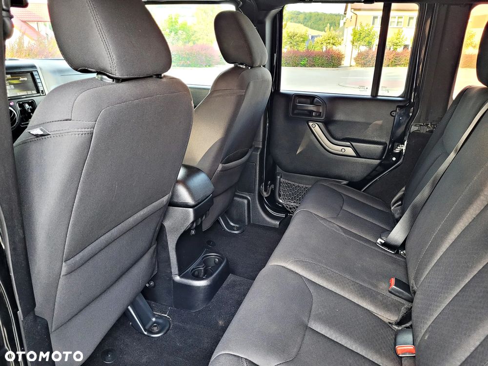 Jeep Wrangler Unlimited 3.6 Automatik Sahara - 13