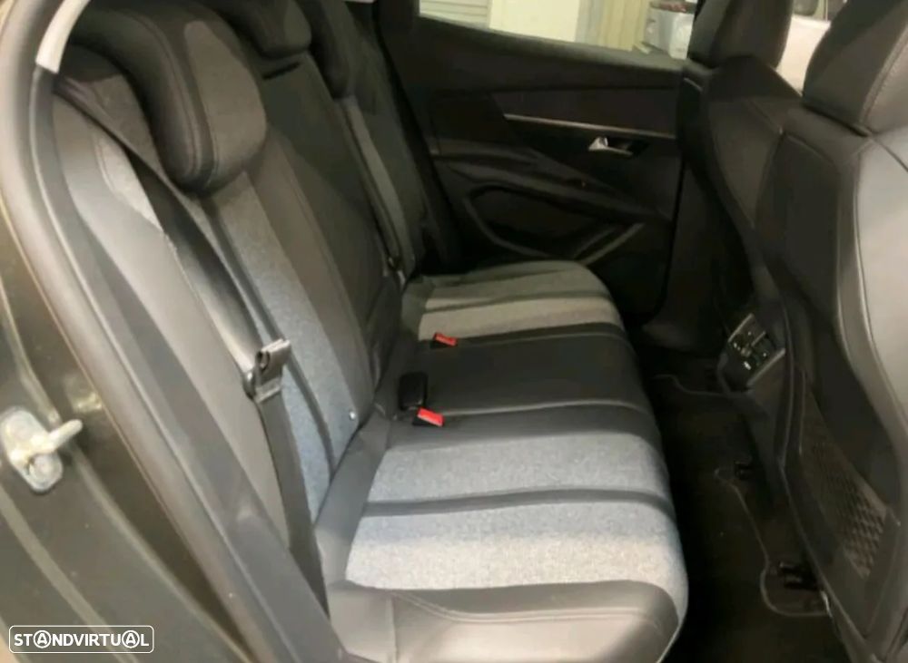 Peugeot 3008 1.2 PureTech Allure EAT6 - 10