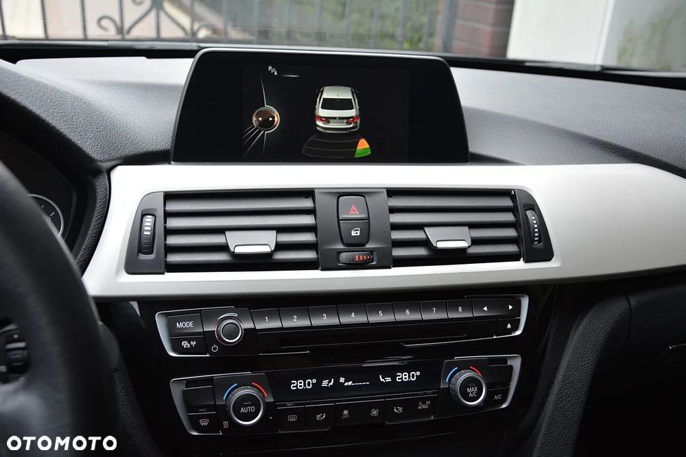BMW Seria 3 320d - 24