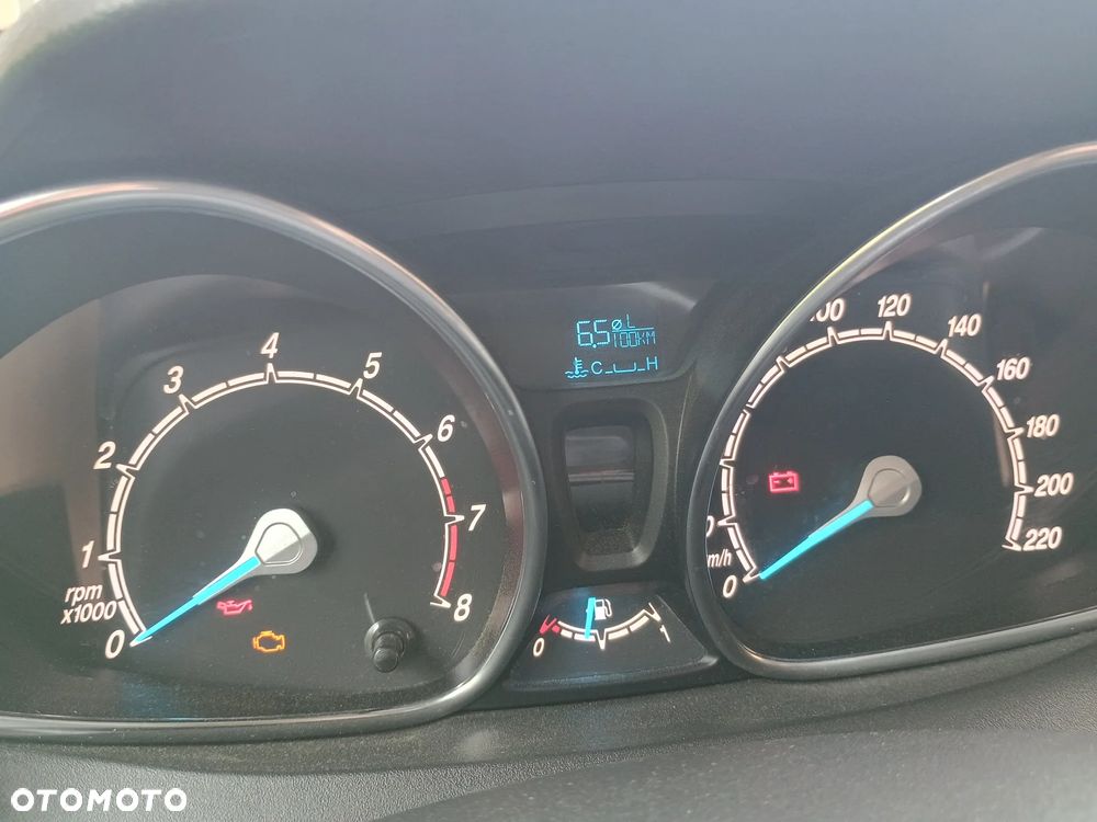 Ford Tourneo Courier 1.0 EcoBoost Titanium - 14