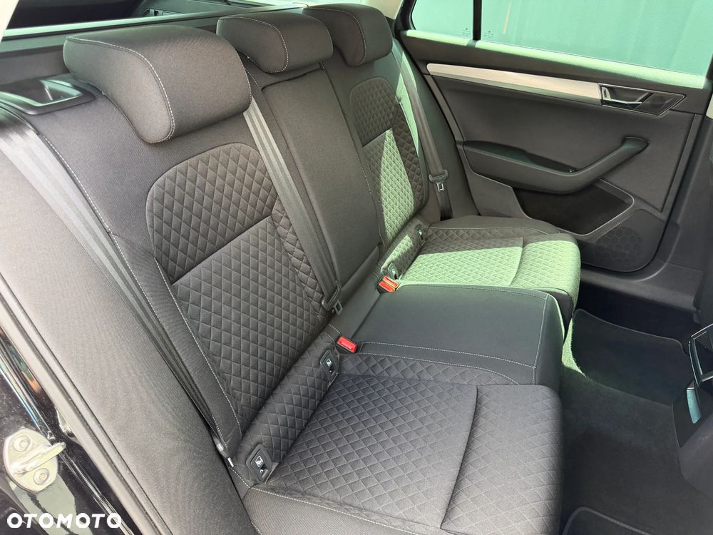 Skoda Superb 2.0 TDI SCR Ambition DSG - 23