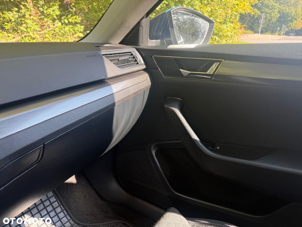 Skoda Superb 2.0 TSI Ambition DSG - 24