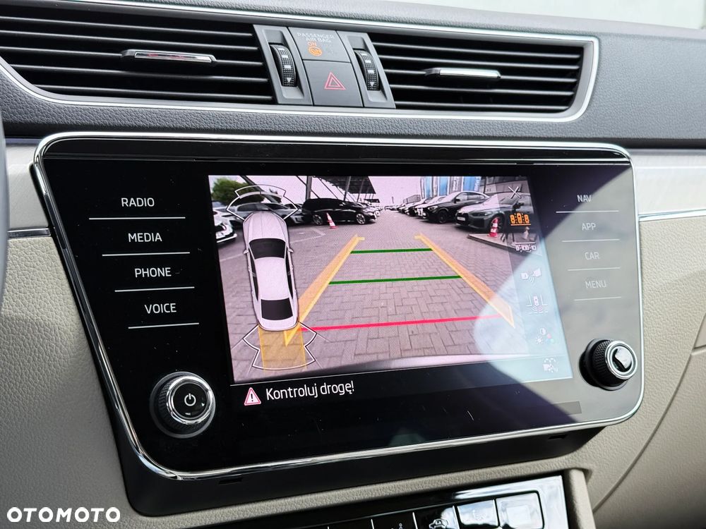 Skoda Superb 2.0 TSI Style DSG - 38