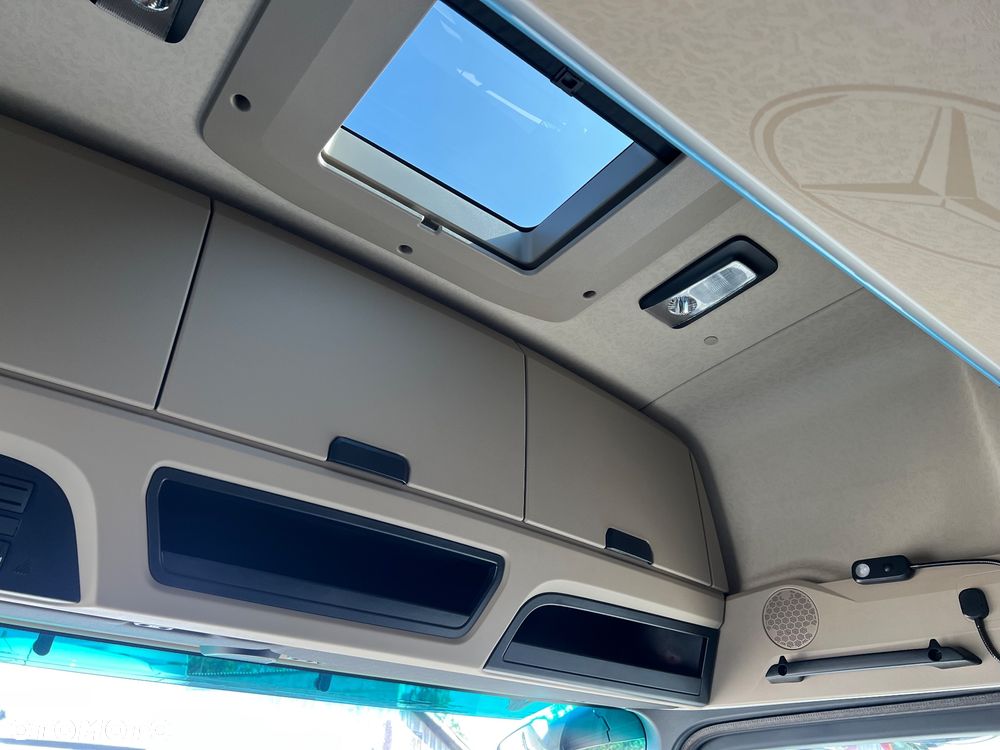 Mercedes-Benz ACTROS - 27