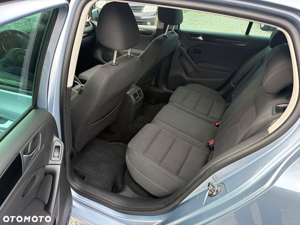 Volkswagen Golf - 23