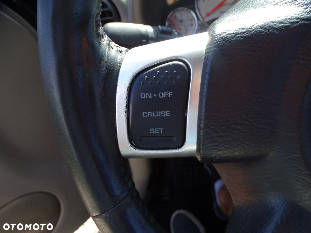 Jeep Liberty - 25