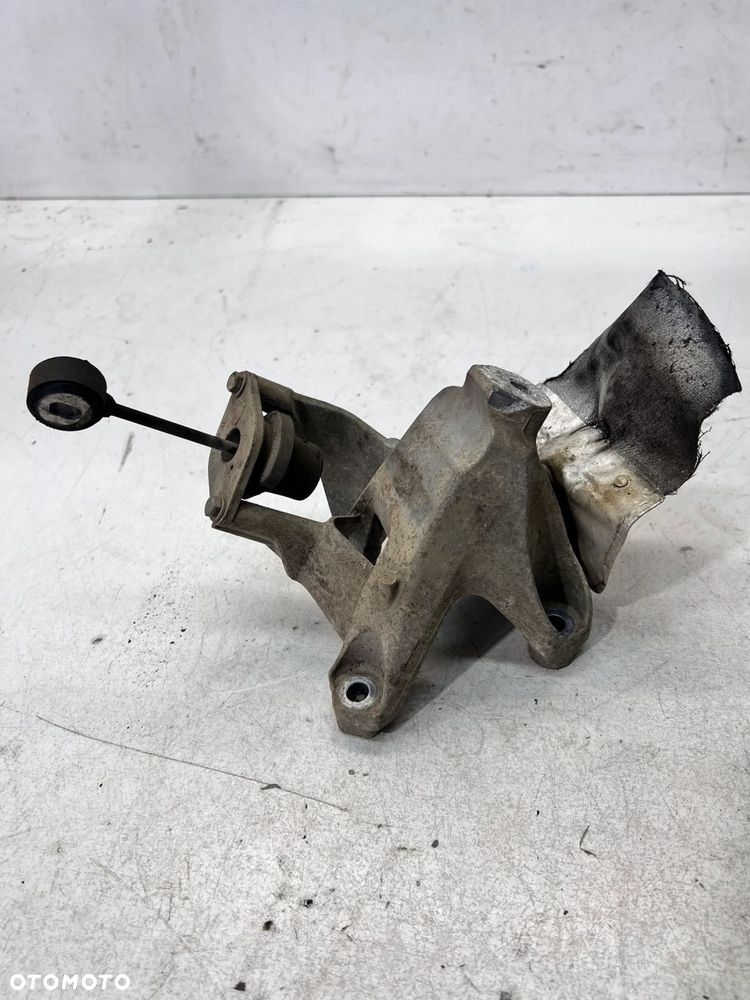 ŁAPA SILNIKA LEWA AUDI Q7 4M A4 B9 A5 4M0199307AF 4M0199869AL - 3