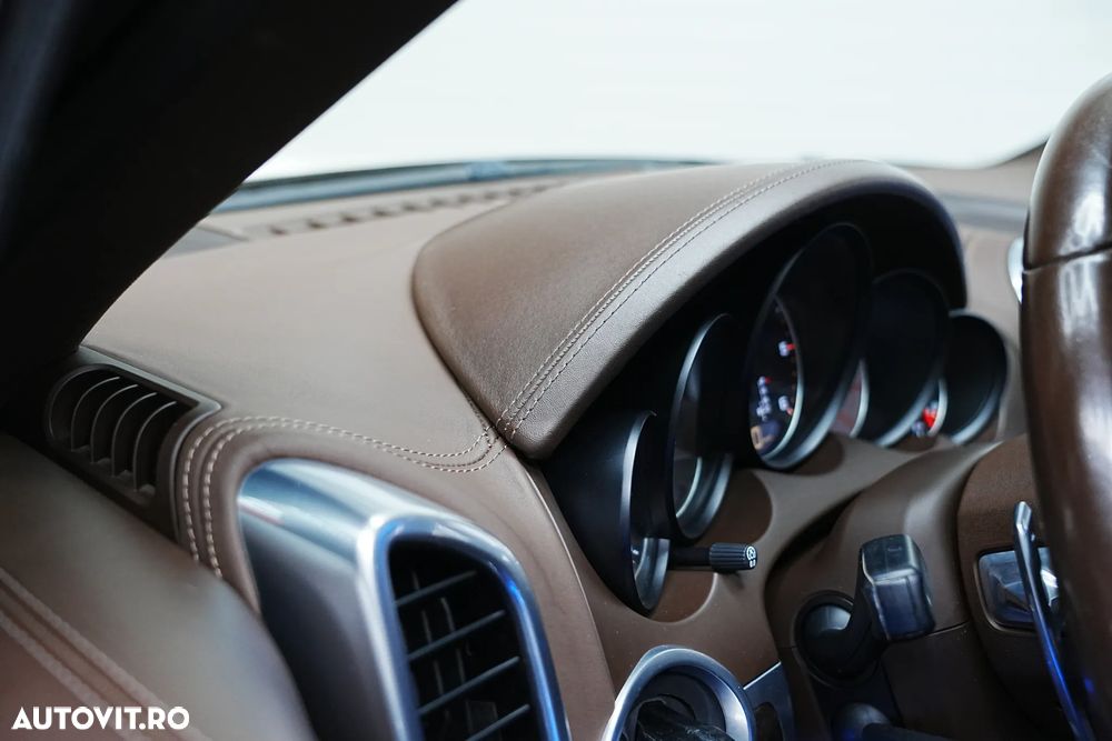 Porsche Cayenne 3.0 L - 11