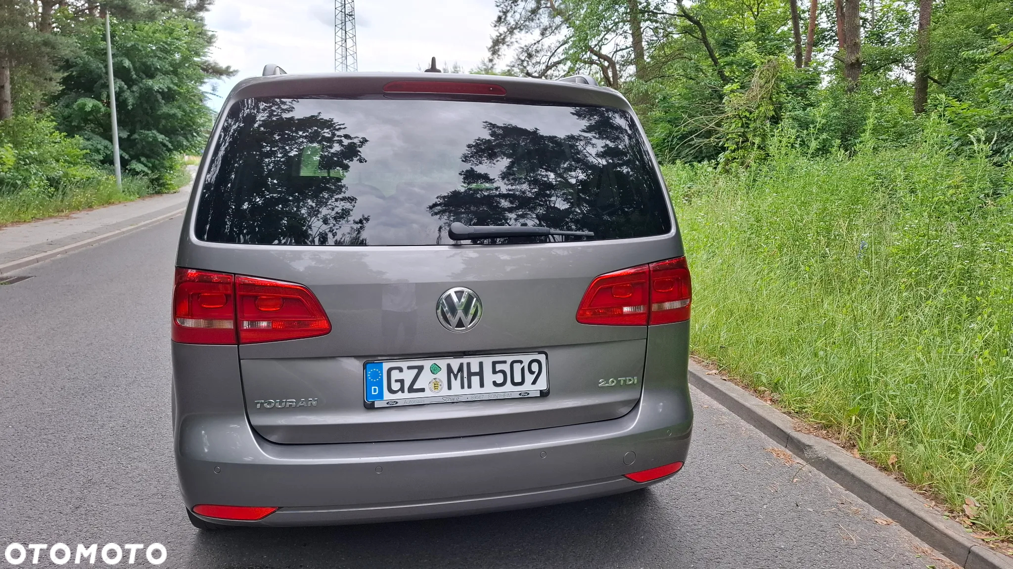 Volkswagen Touran 2.0 TDI DSG Highline - 4