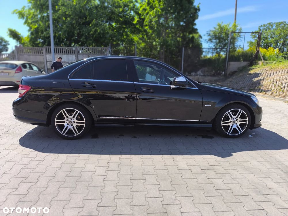 Mercedes-Benz Klasa C 300 CDI 4Matic 7G-TRONIC Avantgarde Edition - 9