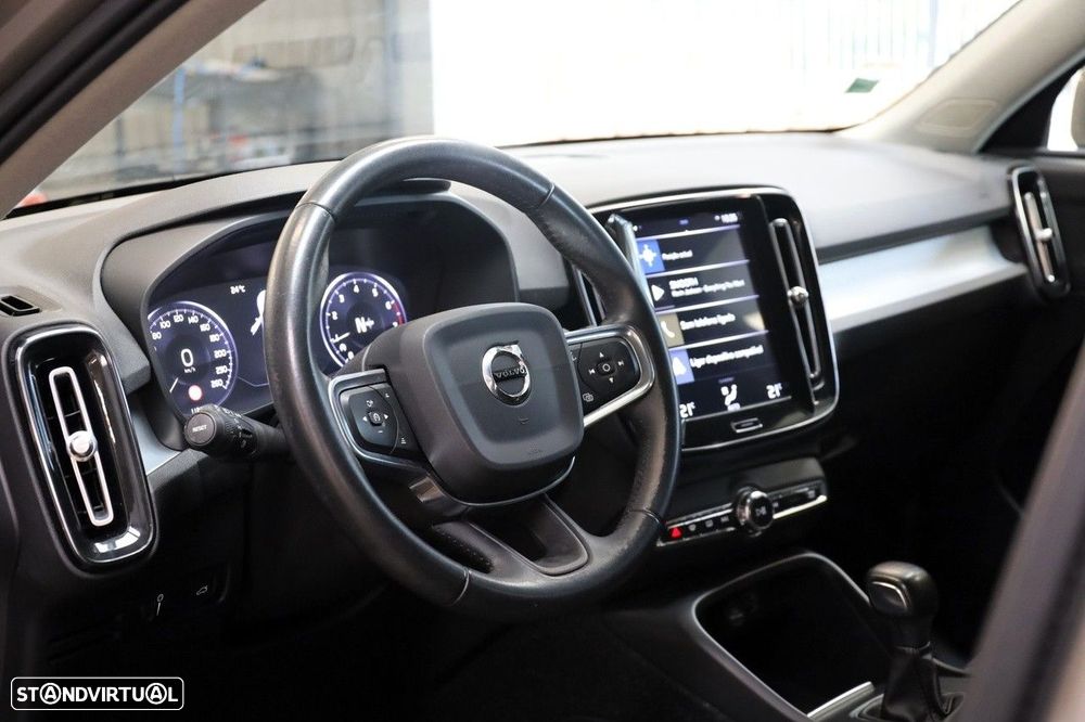 Volvo XC 40 1.5 T2 Momentum Plus - 10