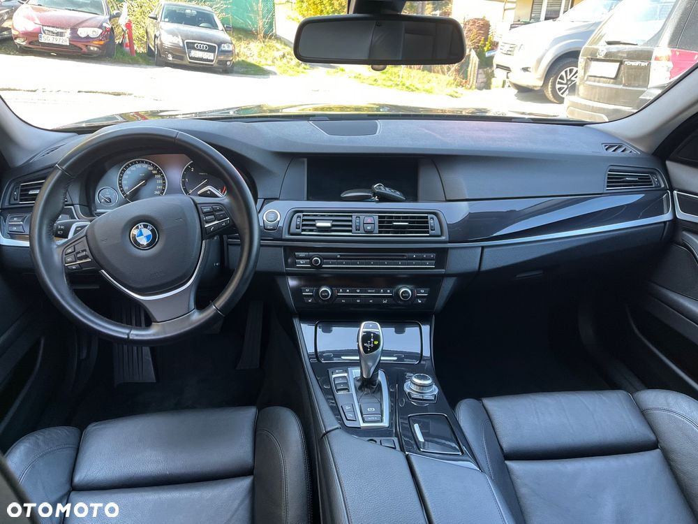 BMW Seria 5 525d xDrive Sport-Aut Modern Line - 10