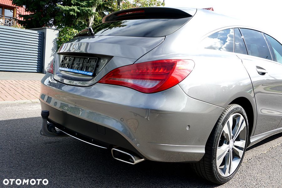 Mercedes-Benz CLA 180 Peak Edition - 13