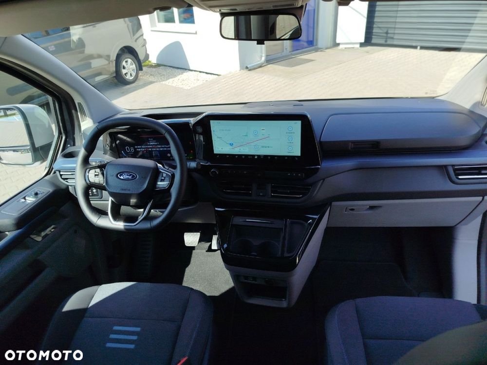 Ford Tourneo Custom - 18