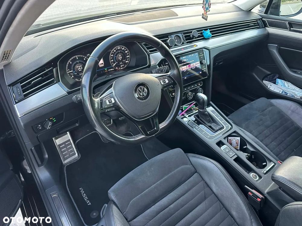 Volkswagen Passat 2.0 TDI SCR DSG Comfortline - 17