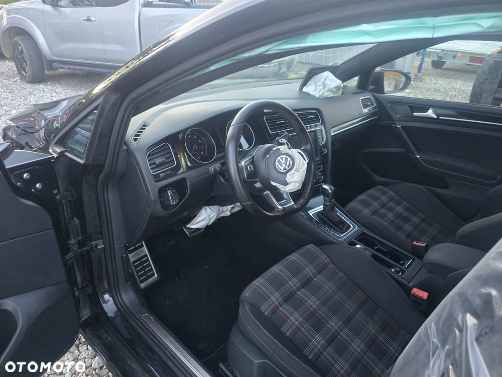 Volkswagen Golf GTI (BlueMotion Technology) DSG - 21