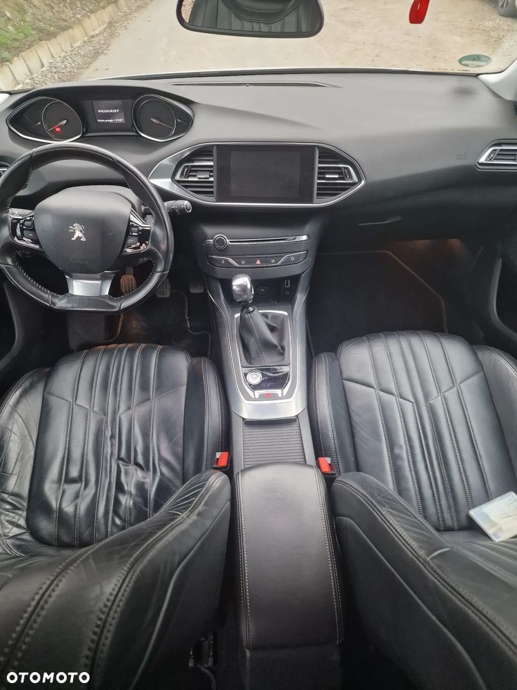 Peugeot 308 1.6 Premium - 8