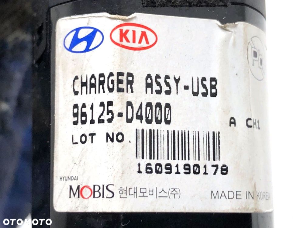 GNIAZDO USB  KIA OPTIMA (JF) 2015 - 2022 1.7 CRDi 104 kW [141 KM] olej napędowy 2015 - 2022 - 5