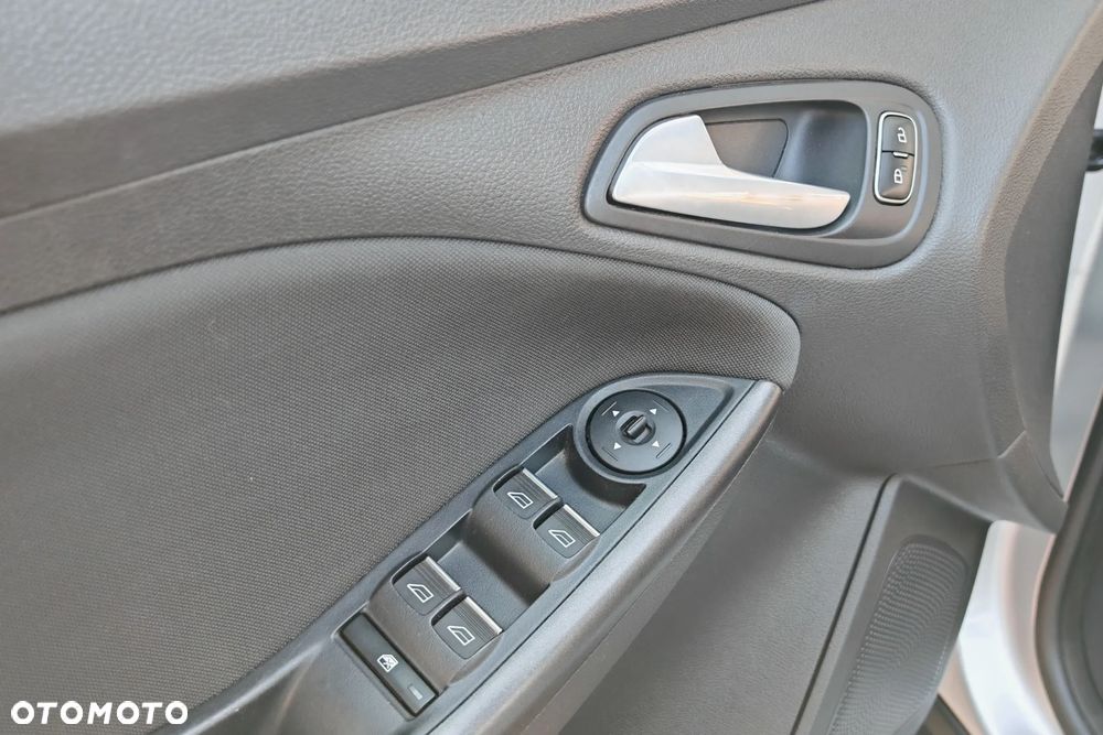 Ford Focus 1.0 EcoBoost Titanium - 16