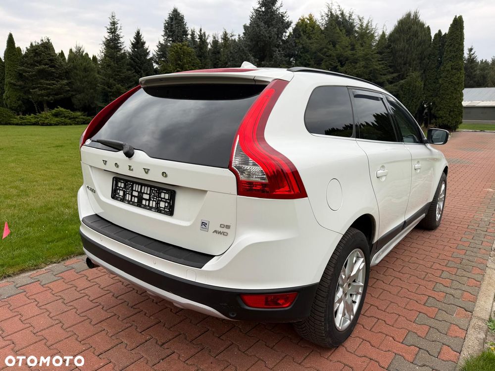 Volvo XC 60 D5 AWD Momentum - 4