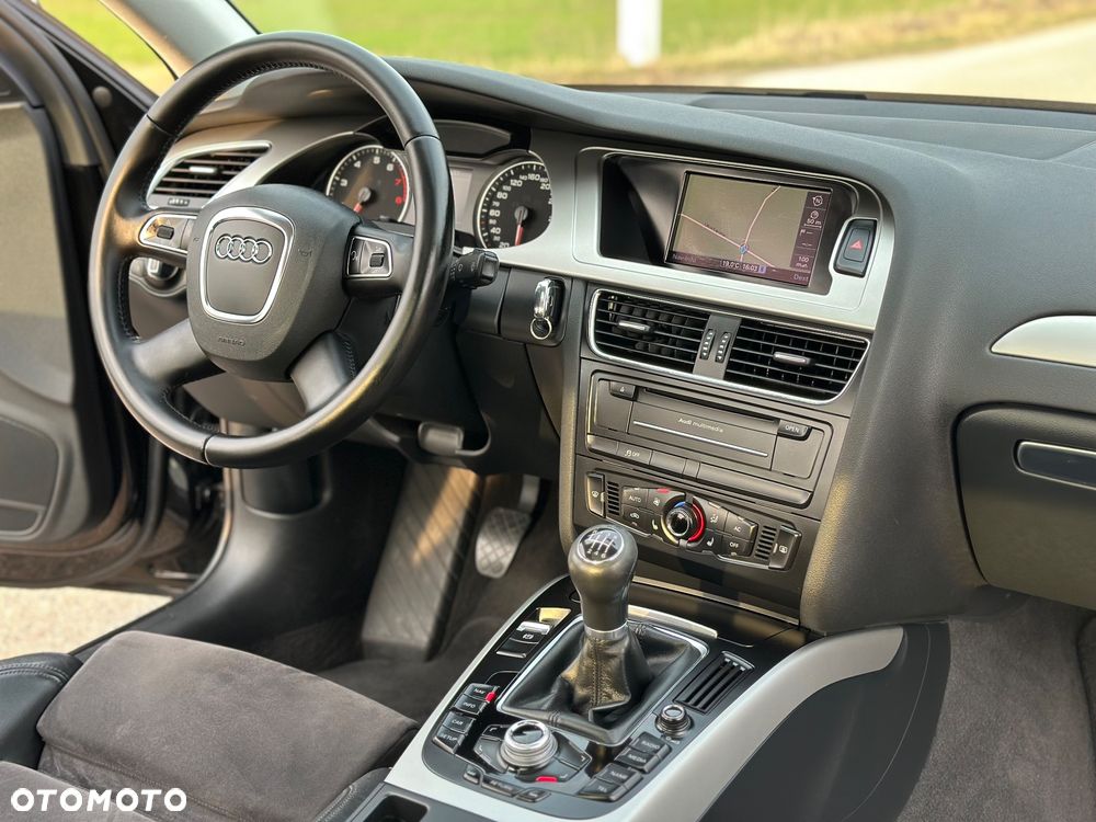 Audi A4 Limousine - 28