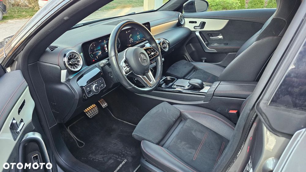 Mercedes-Benz CLA 250 4Matic 7G-DCT Progressive - 13