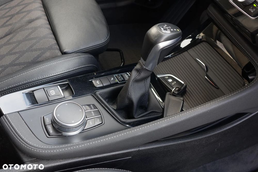 BMW X1 xDrive20d xLine - 6